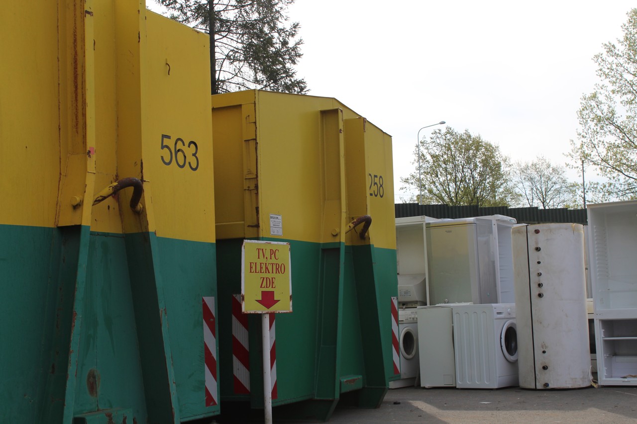 Kontejnery na elektro odpad - sběrný dvůr TSK